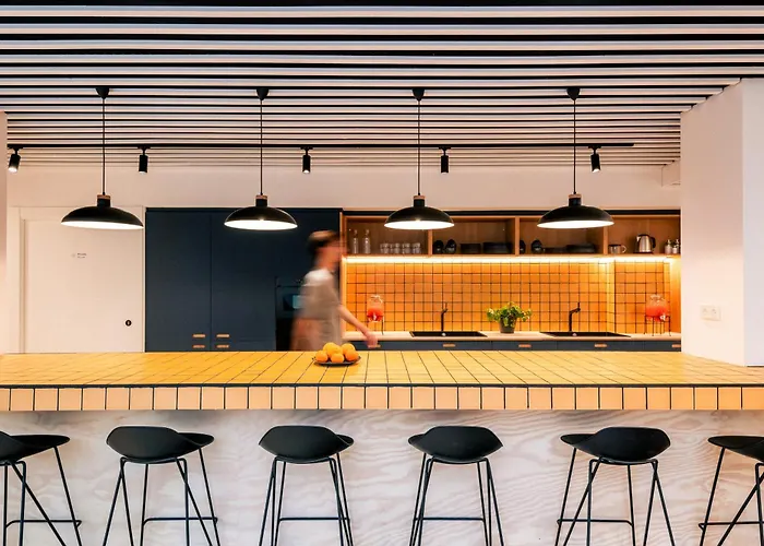 Colo Colo - Single Private Beds *