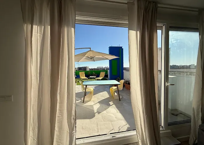 Petite Penthouse With The Sunniest Terrace In Apartment