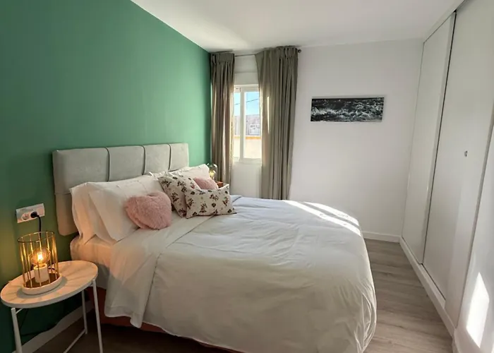 아파트 Petite Penthouse With The Sunniest Terrace In 발렌시아