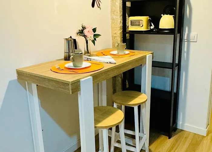 Ori B & Spacious Flat Close To The Center شقة *