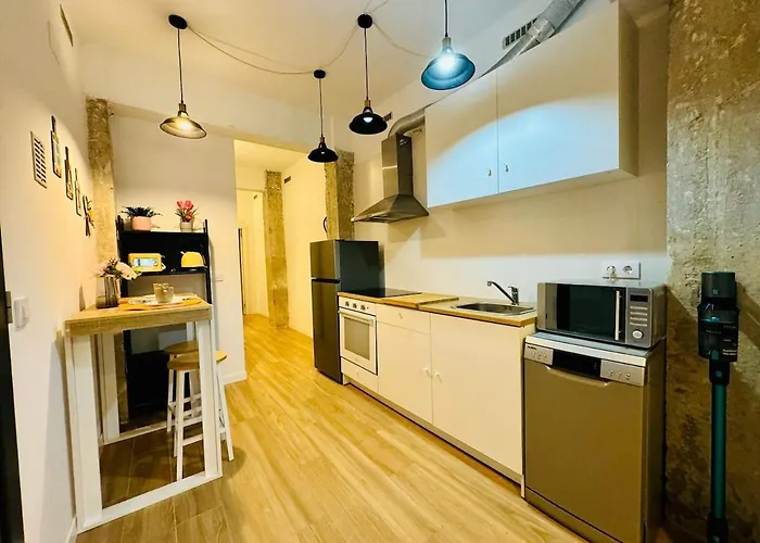 شقة Ori B & Spacious Flat Close To The Center *