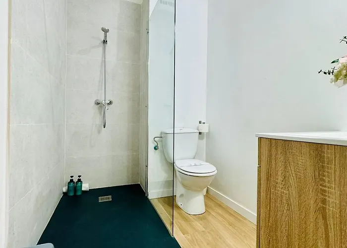 شقة Ori B & Spacious Flat Close To The Center *