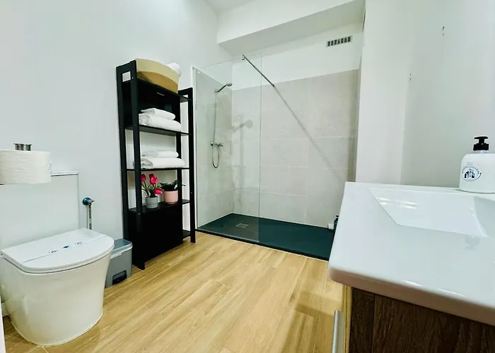 شقة Ori B & Spacious Flat Close To The Center *