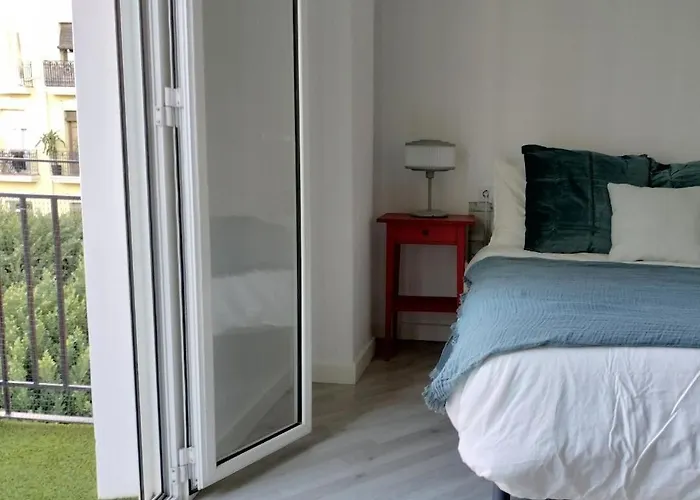 Familias Y Grupos Muy Grande En El Centro De Διαμέρισμα