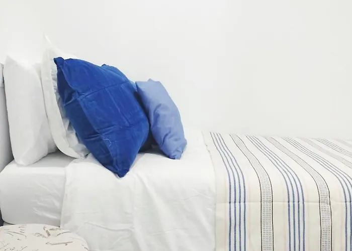 Familias Y Grupos Muy Grande En El Centro De 아파트 *