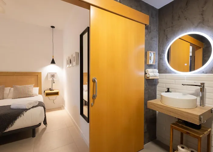 Florit Flats - The Pitiusas *