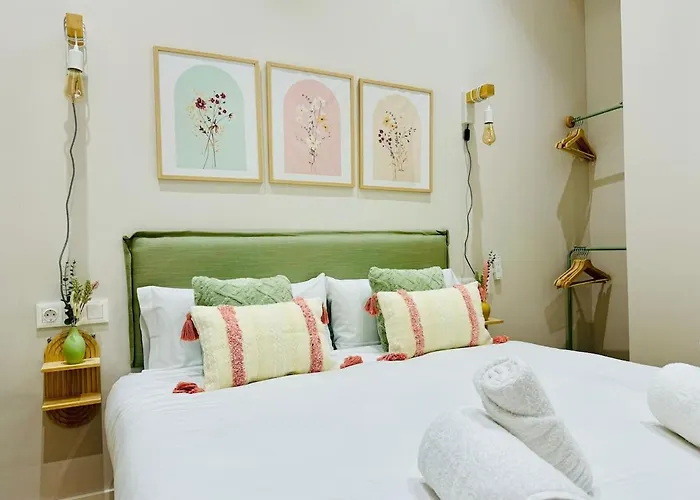 Cozy & Stylish Loft Near Center 아파트 *