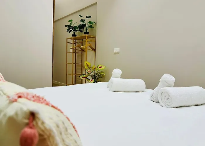 Cozy & Stylish Loft Near Center 아파트