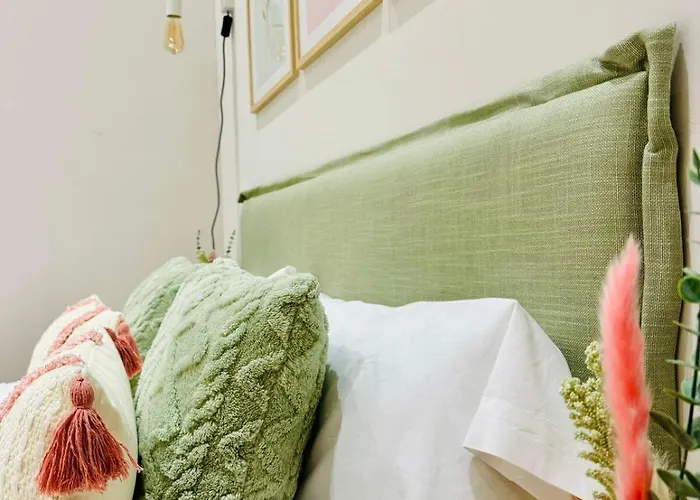 Cozy & Stylish Loft Near Center *