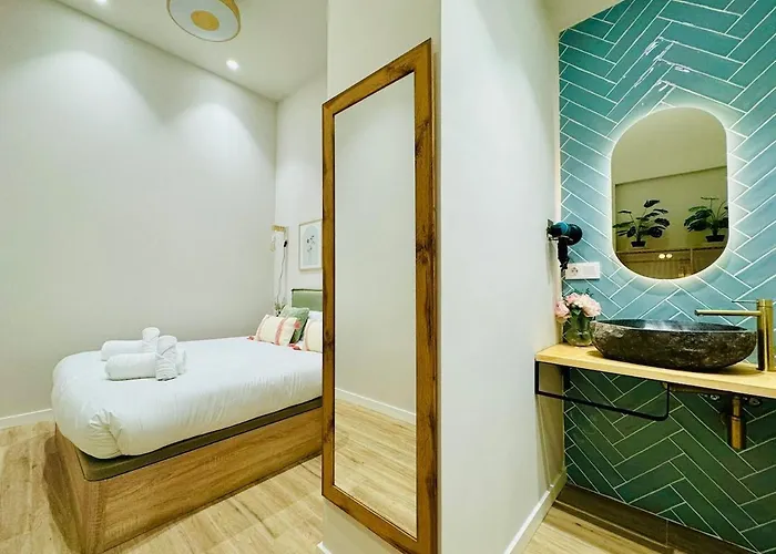 Cozy & Stylish Loft Near Center