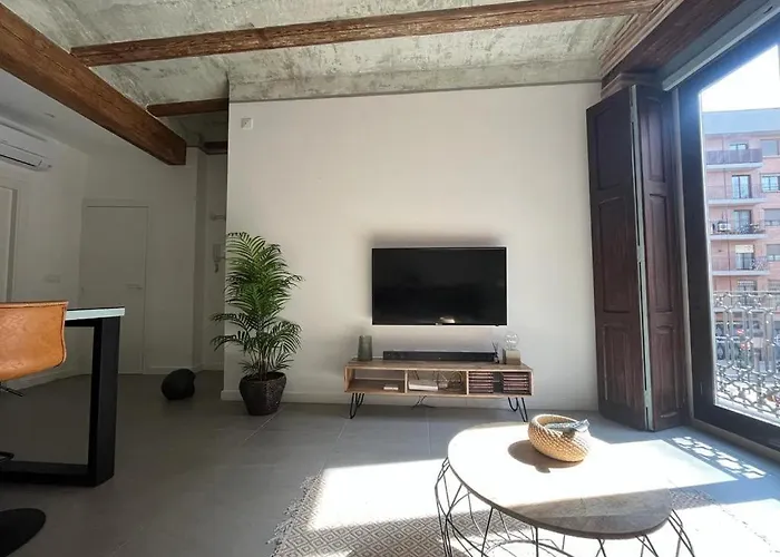 Céntrica Y Encantadora Vivienda. *