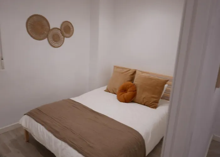 Familias Y Grupos Muy Grande En El Centro De 아파트