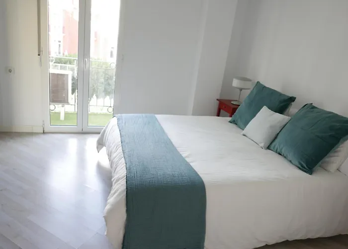 아파트 Familias Y Grupos Muy Grande En El Centro De *