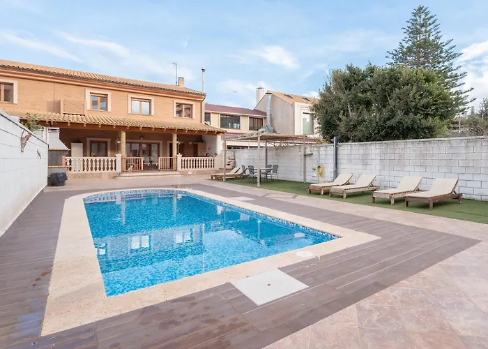 Unique Patacona Villa *