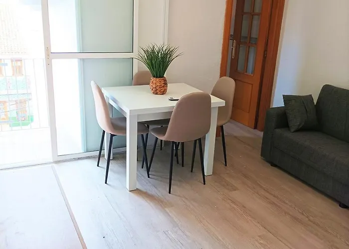 El Cabanal 400 Meters From The شقة