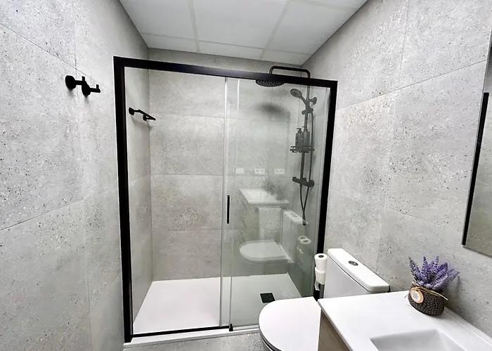 Appartamento Comfort Near Metro, 2 Bed, 1 Bath *