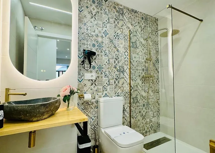 Stylish Near Center Apartment