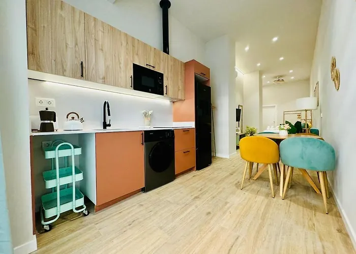 Stylish Near Center Apartment Valencia