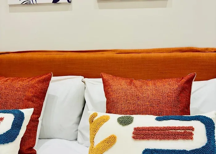 Stylish Near Center Apartment Valencia