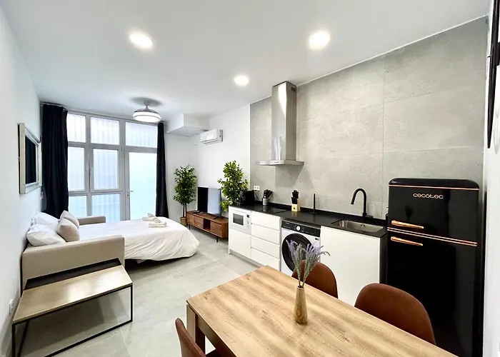 Urban Escape Comfort Meets Luxury, 4 Ppl Apartment Valencia