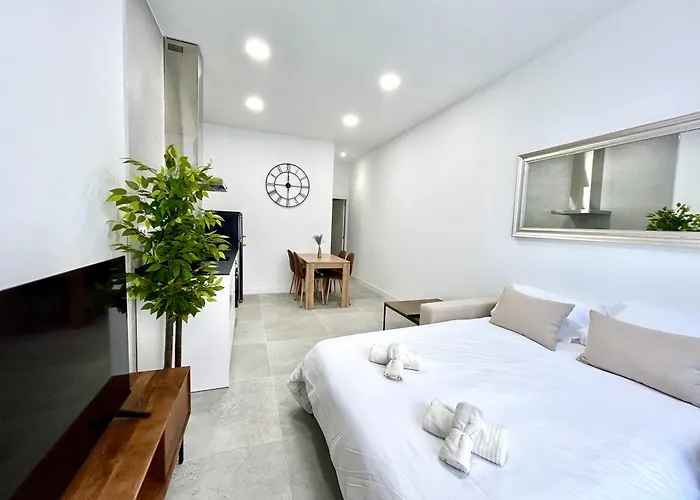 Urban Escape Comfort Meets Luxury, 4 Ppl Apartment