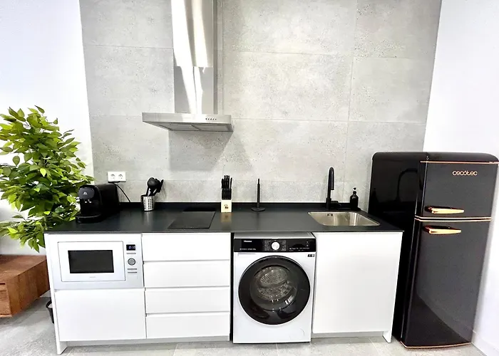 Urban Escape Comfort Meets Luxury, 4 Ppl Apartament