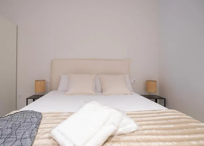 Pm - Loft Espaciosos Estudios Con Terraza Cerca A Artes Y Ciencias * Βαλένθια