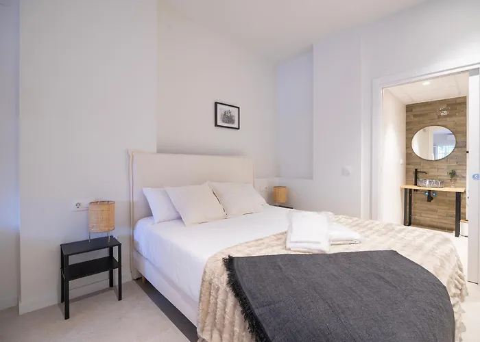 Pm - Loft Espaciosos Estudios Con Terraza Cerca A Artes Y Ciencias Διαμέρισμα