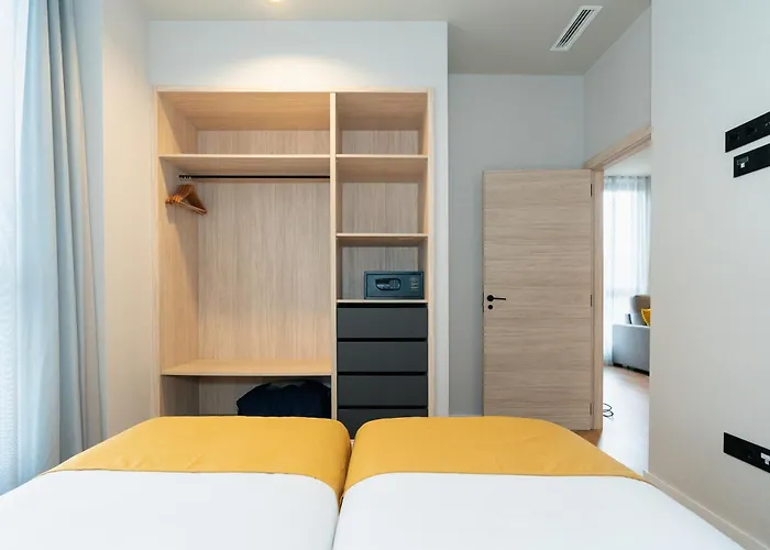 Dorm4you Arena 2 4* Valencia