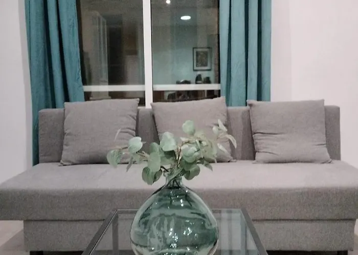 Familias Y Grupos Muy Grande En El Centro De Διαμέρισμα *