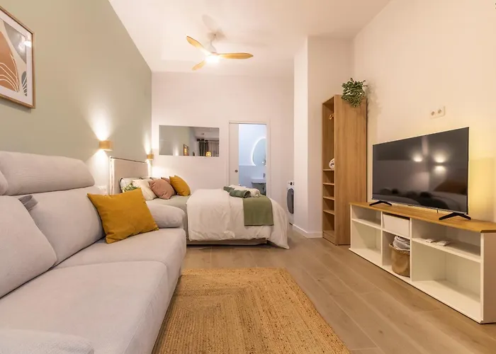 Paradise - Comodo Y Acogedor - Conectado Con Aeropuerto, Playa Y Centro Lejlighed *