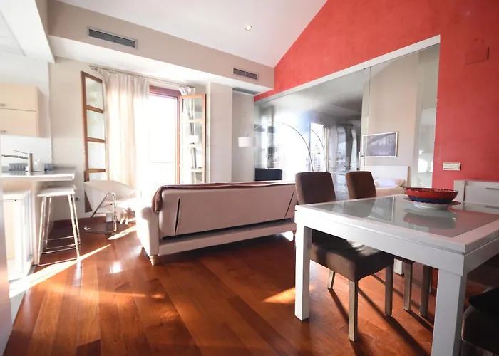 Estupendo En La Historica Plaza Del Tossal