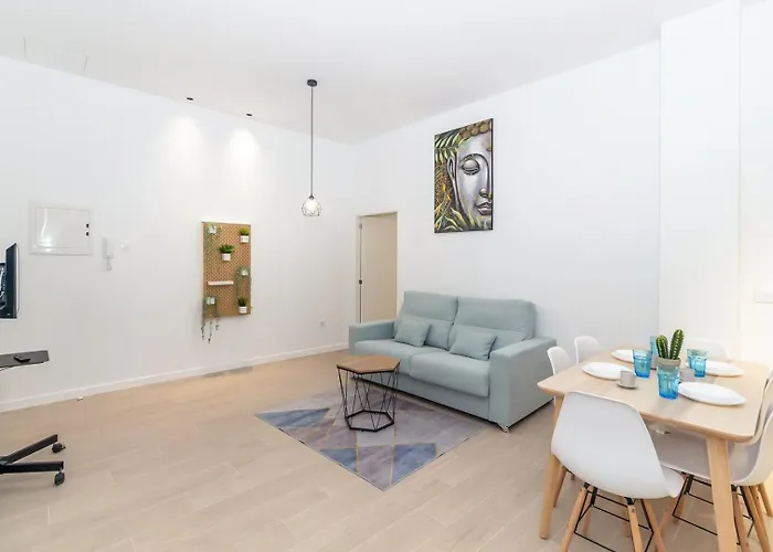 Guestready - Valencia's Vibrant Malvarrosa *