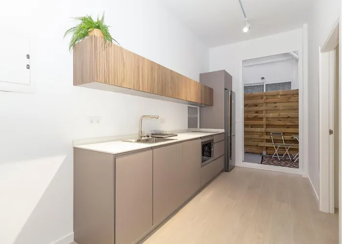 Guestready - Valencia's Vibrant Malvarrosa