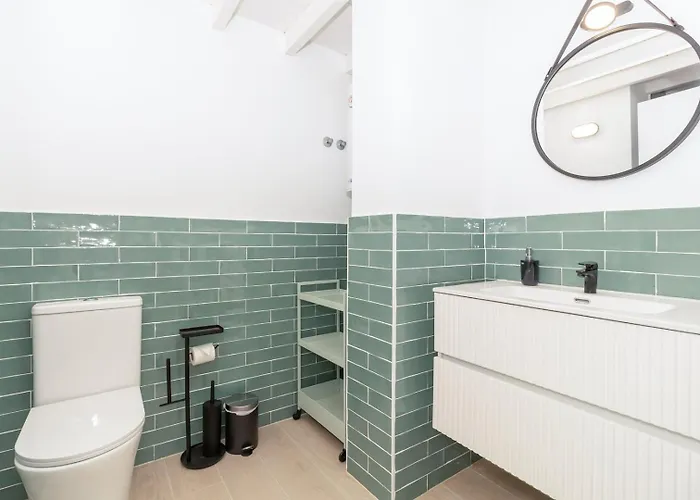 Guestready - Valencia's Vibrant Malvarrosa *