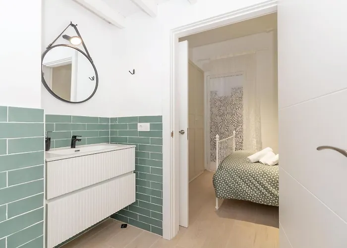 Guestready - Valencia's Vibrant Malvarrosa Lägenhet