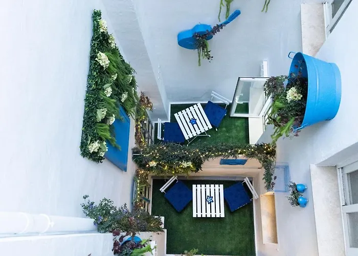 Singularstays Center *