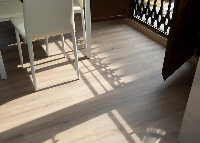 Singularstays Center *