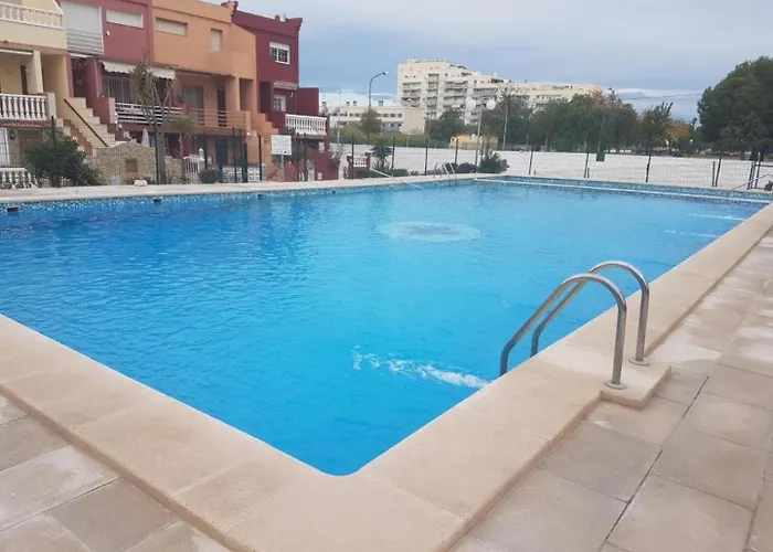 Casa Con Barbacoa En Urbanizacion Privada Βίλα *