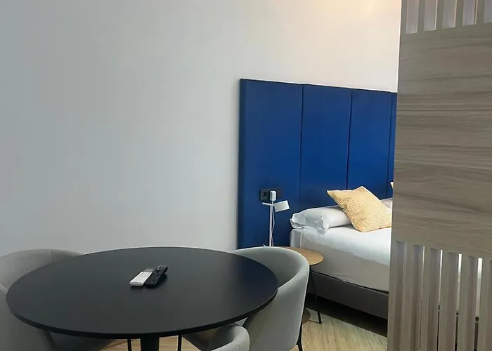 Blanq Marina Suites 4* Valencia