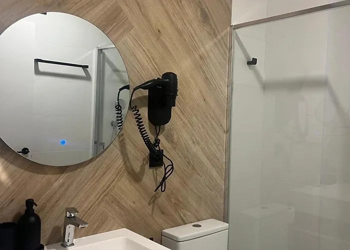 Blanq Marina Suites Aparthotel Valencia