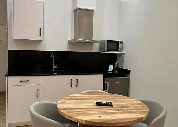 Aparthotel Blanq Marina Suites