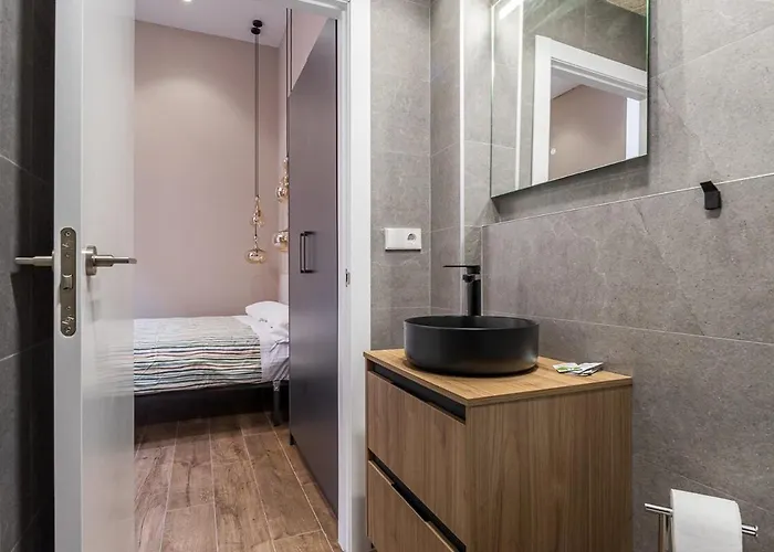 Premium By The Turia River 4