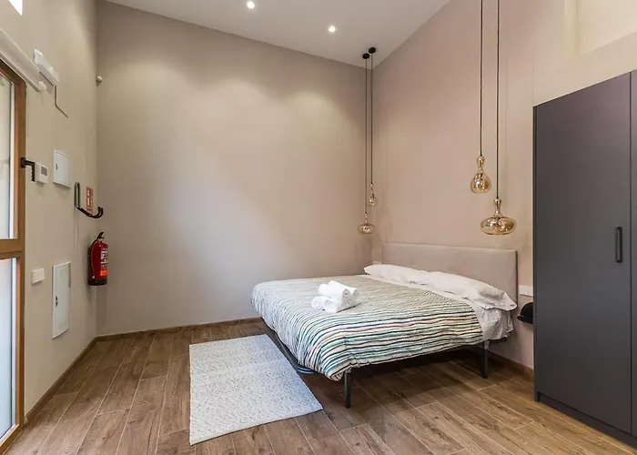 Premium By The Turia River 4 *