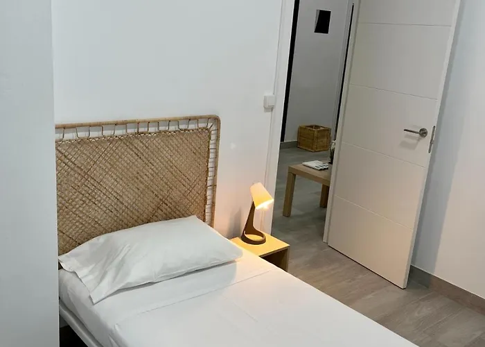 Luminoso Familiar Y Patio Privado Βαλένθια