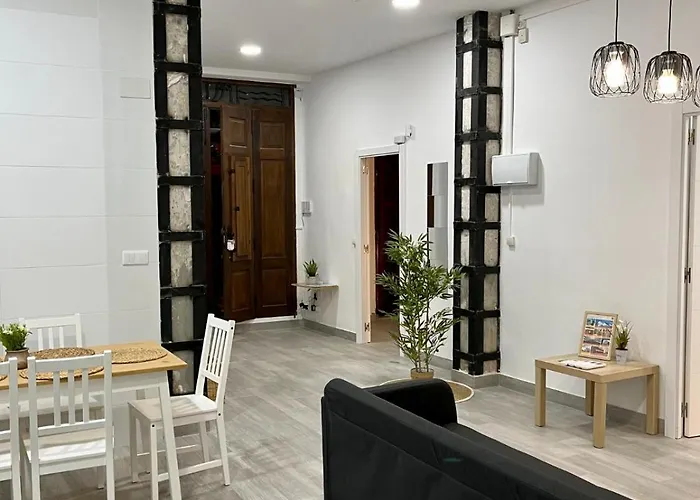 Luminoso Familiar Y Patio Privado Διαμέρισμα