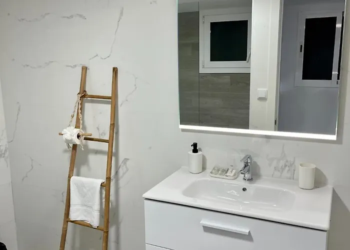 Διαμέρισμα Luminoso Familiar Y Patio Privado *