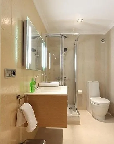 Plaza Reina Lägenhet