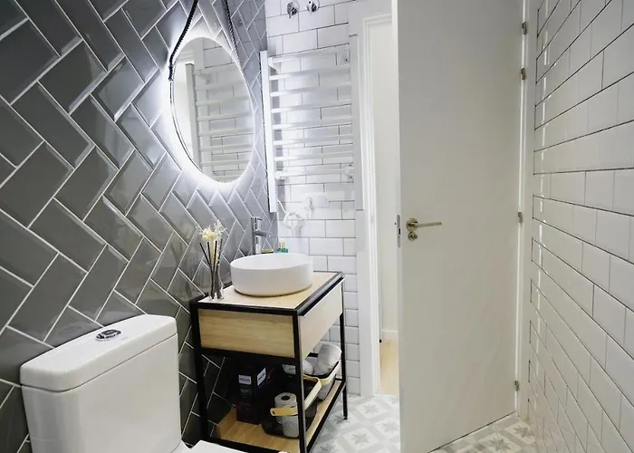 شقة Beautiful Modern Loft 1km From The Sea In