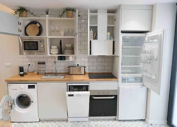 شقة Beautiful Modern Loft 1km From The Sea In *